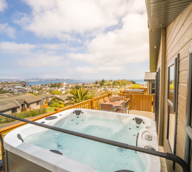 Hot tub lodge in Devon.