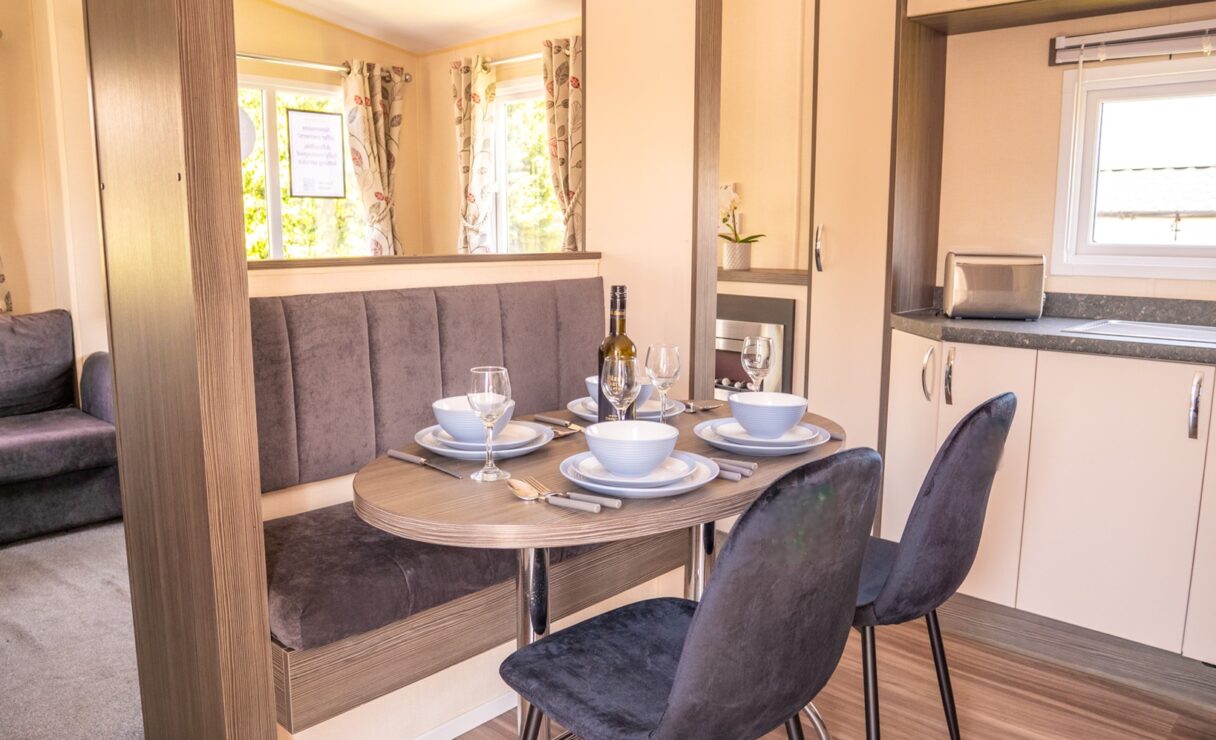 Regal Henley Dining