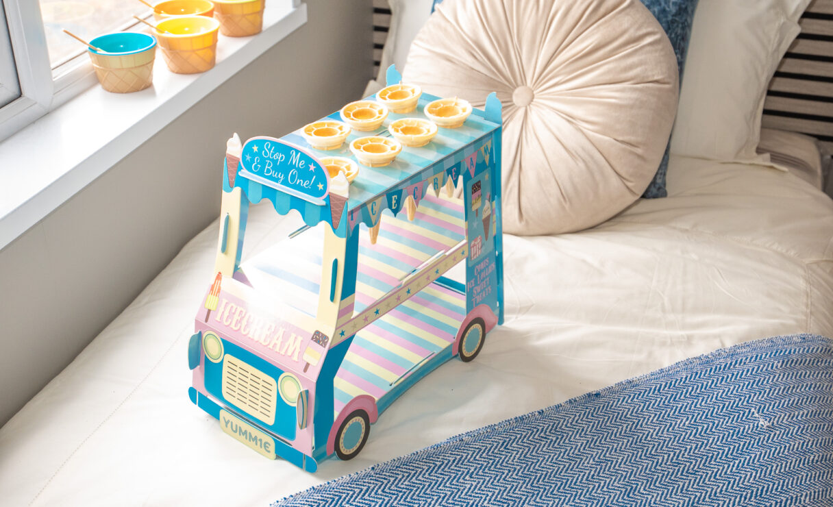 Victory View Lodge twin bedroom ice cream truck