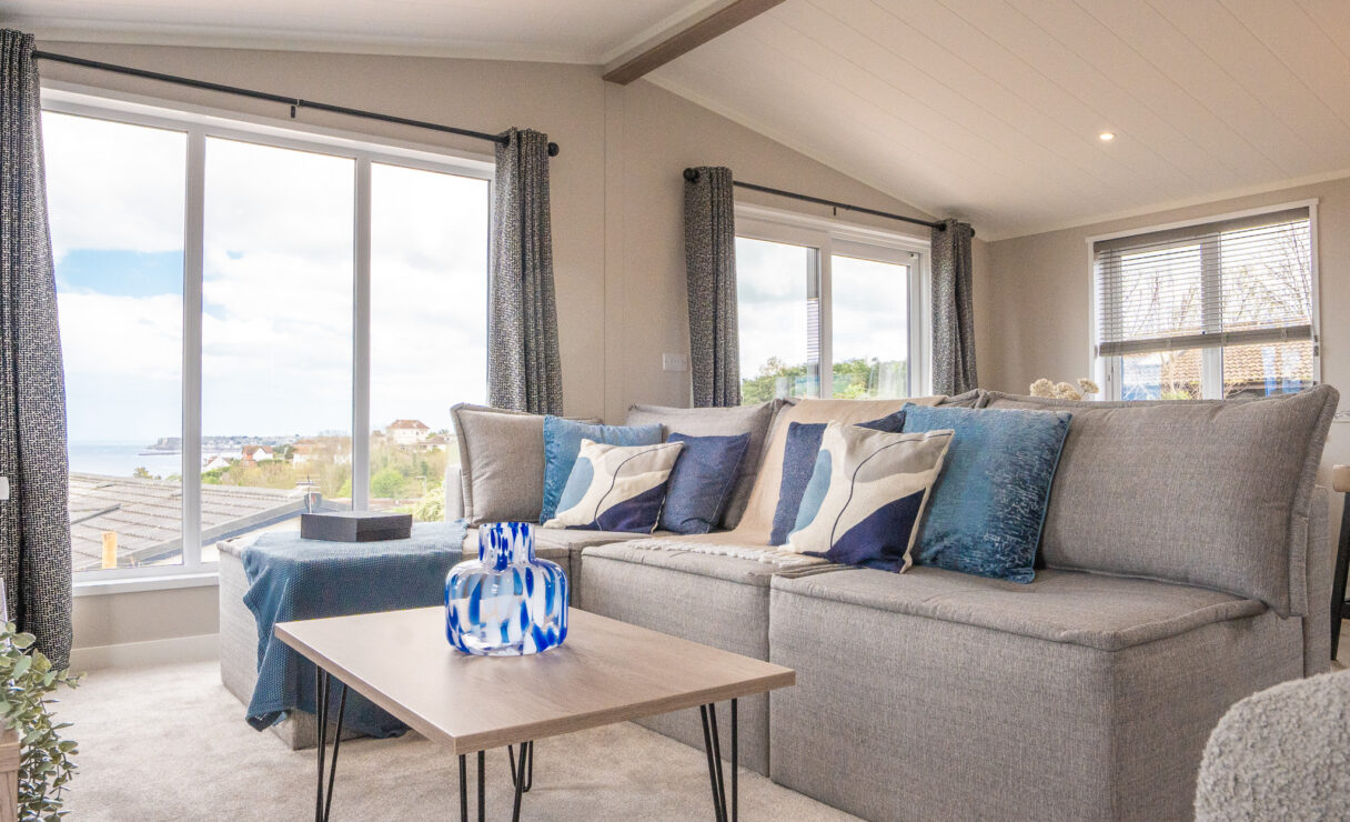 Victory View Lodge lounge area