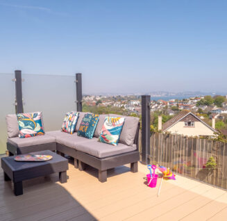 Victory Parkview. Sea view lodge. Decking