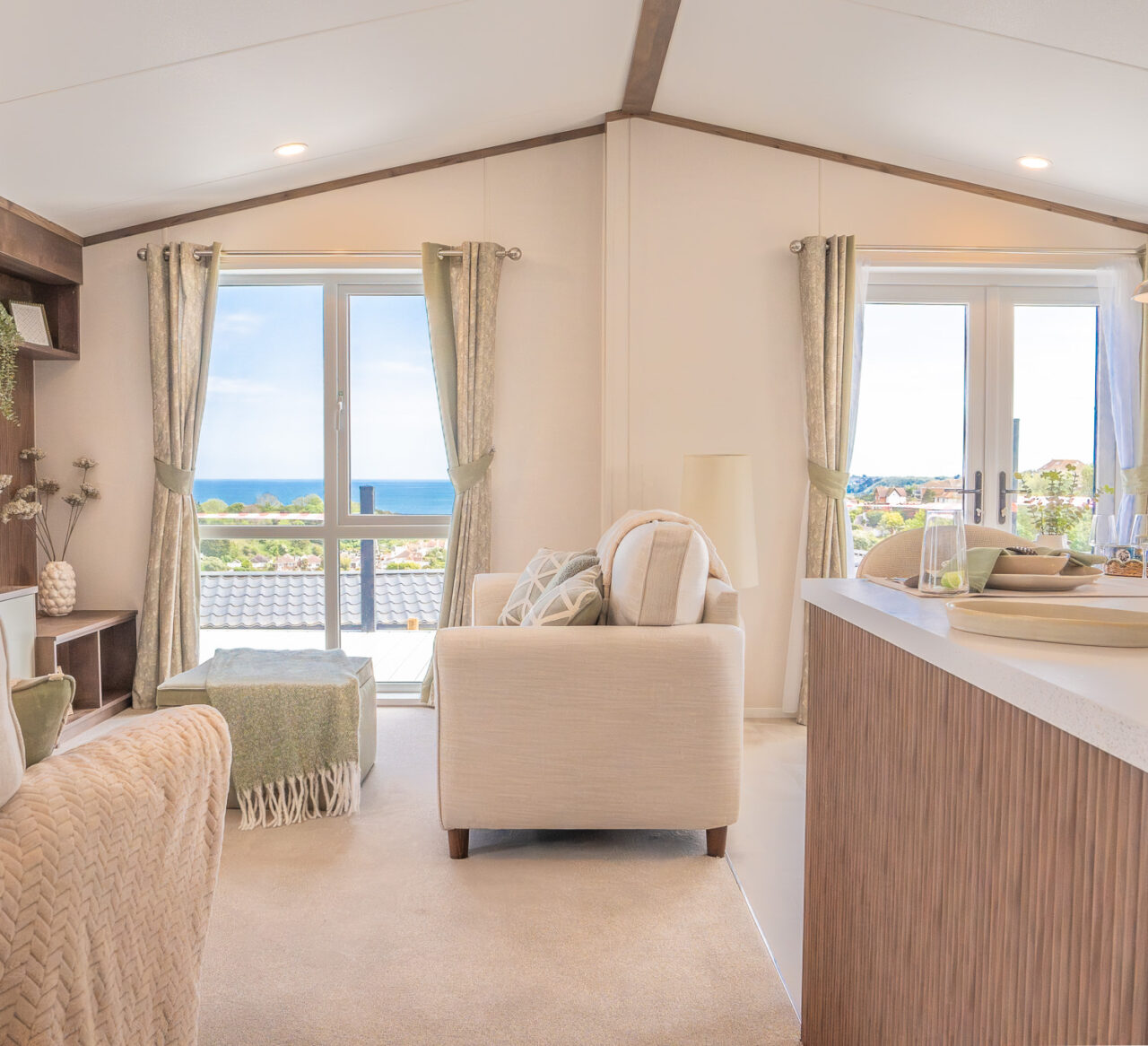 Regal Harbour Lodge living area