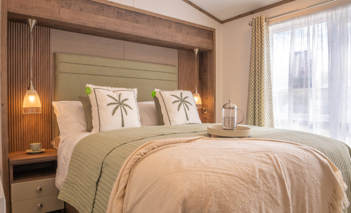 Regal Harbour main bedroom