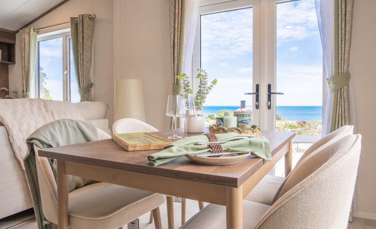Regal Harbour luxury lodge with sea view