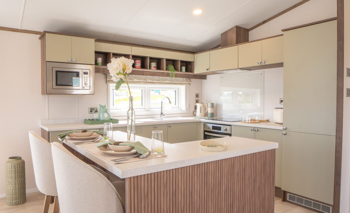 Regal Harbour luxury lodge kitchen