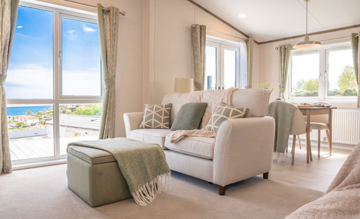 Regal Harbour living area