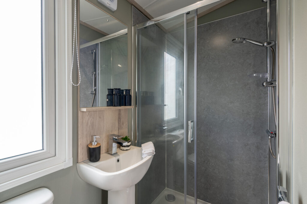 Victory Ripley Shower Room