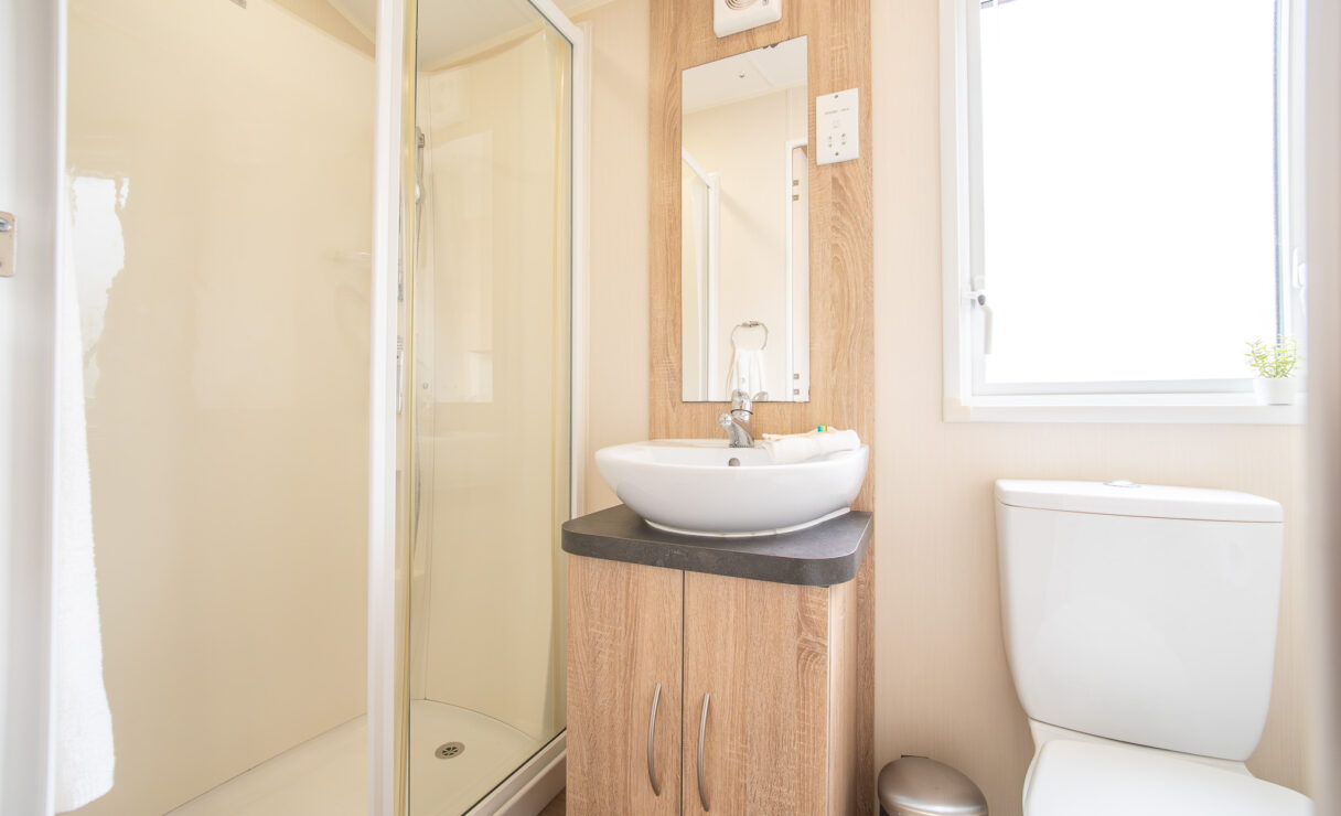 Willerby Rio Gold Static Caravan Bathroom