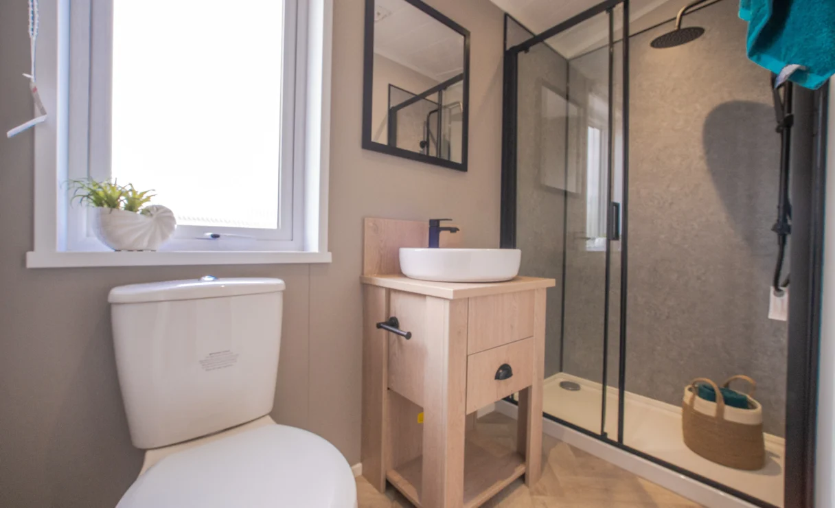 Victory Davenport luxury lodge ensuite shower room