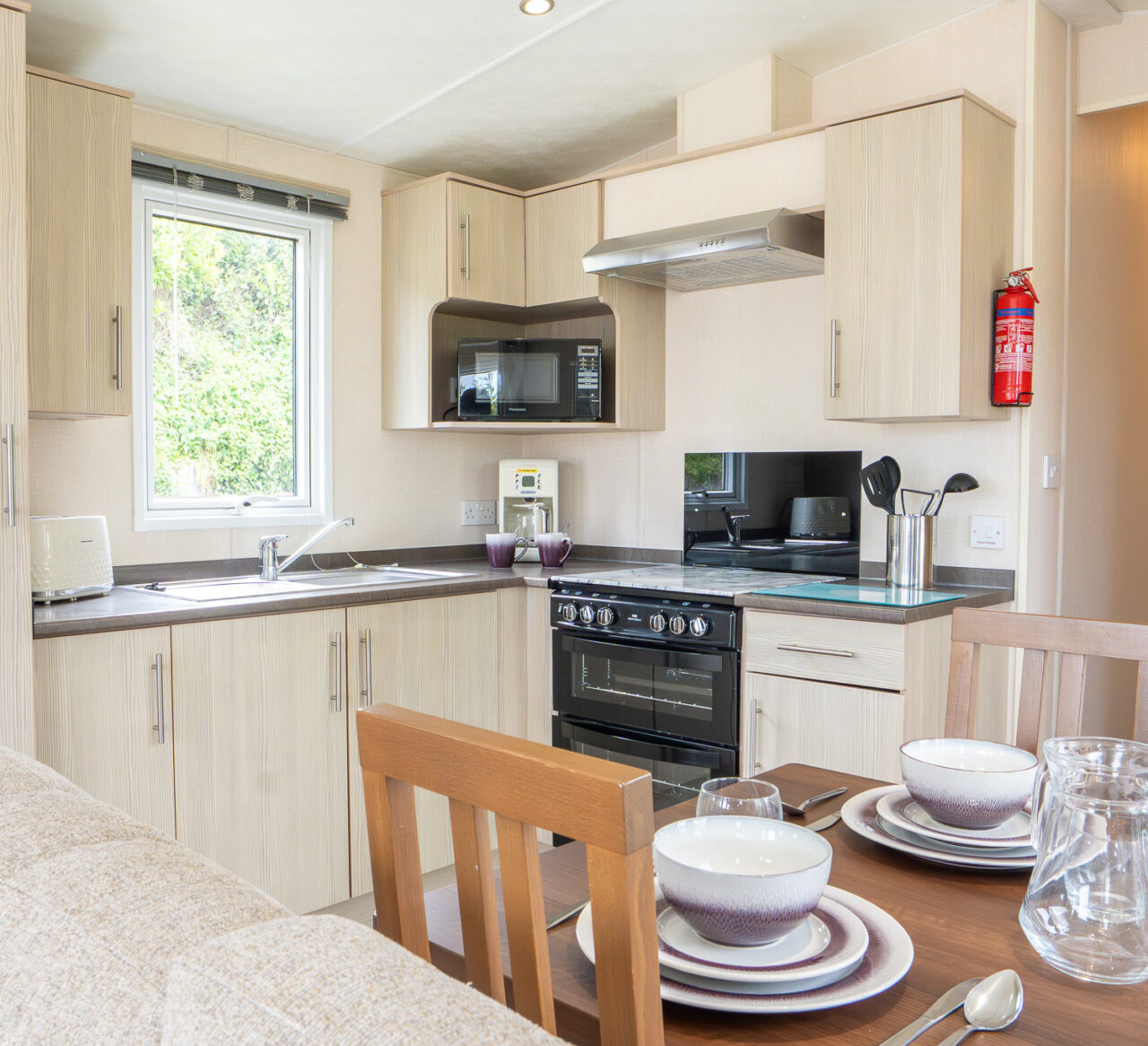 Victory Torino kitchen and dining room